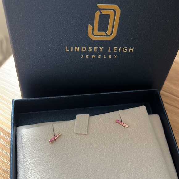 Lindsey Leigh Jewelry Sapphire Ombré Bar Studs in Pink - Picture 4 of 6
